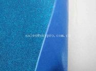El gomaespuma flexible de EVA cubre brillo auto-adhesivo azul del grueso de 1m m