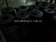 Grueso de goma comercial auto-adhesivo negro de las esteras 1mm-50m m, anchura del 1m-2m