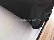 Material blanco y negro Wearproof de la espuma del SGS del ALCANCE ROHS del rollo de la tela del neopreno